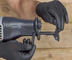 Black & Decker BLACK+DECKER BES301-QS Reciprozaag - 750W - 20mm - Met Takkenhouder 12 Black & Decker BLACK+DECKER BES301-QS Reciprozaag - 750W - 20mm - Met Takkenhouder -Black & Decker 1200x1000 4