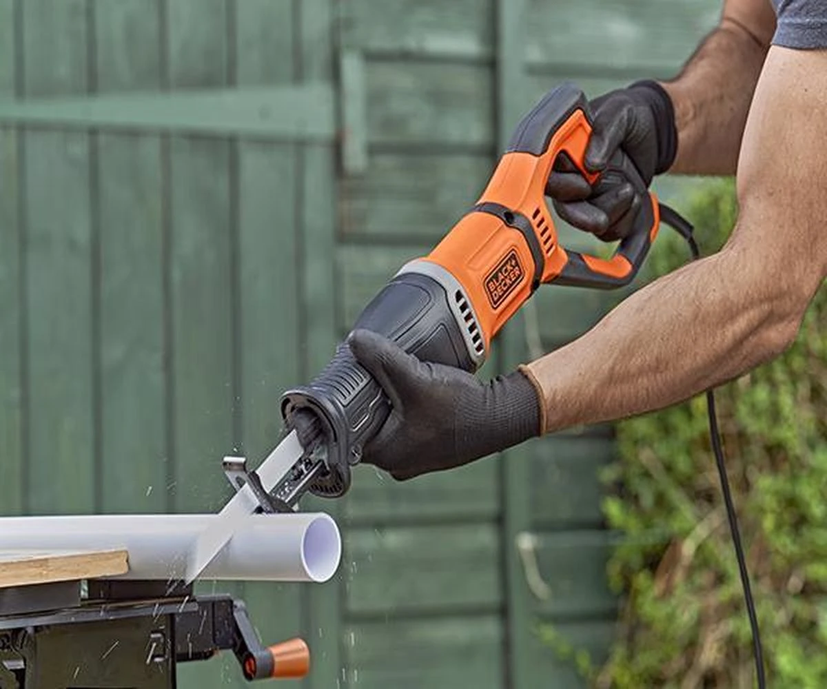 Black & Decker BLACK+DECKER BES301-QS Reciprozaag - 750W - 20mm - Met Takkenhouder 8 Black & Decker BLACK+DECKER BES301-QS Reciprozaag - 750W - 20mm - Met Takkenhouder - Afbeelding 6