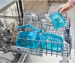 Black & Decker Black & Decker BHSB320JP-QW Kruimelzuiger - Zakloos - Droog En Nat - 12V -Black & Decker 1200x1008 2