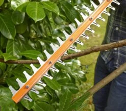 Black & Decker BLACK+DECKER BEHT251-QS Heggenschaar - 450W - 50cm - Gesnoerd 9 Black & Decker BLACK+DECKER BEHT251-QS Heggenschaar - 450W - 50cm - Gesnoerd -Black & Decker 1200x1060