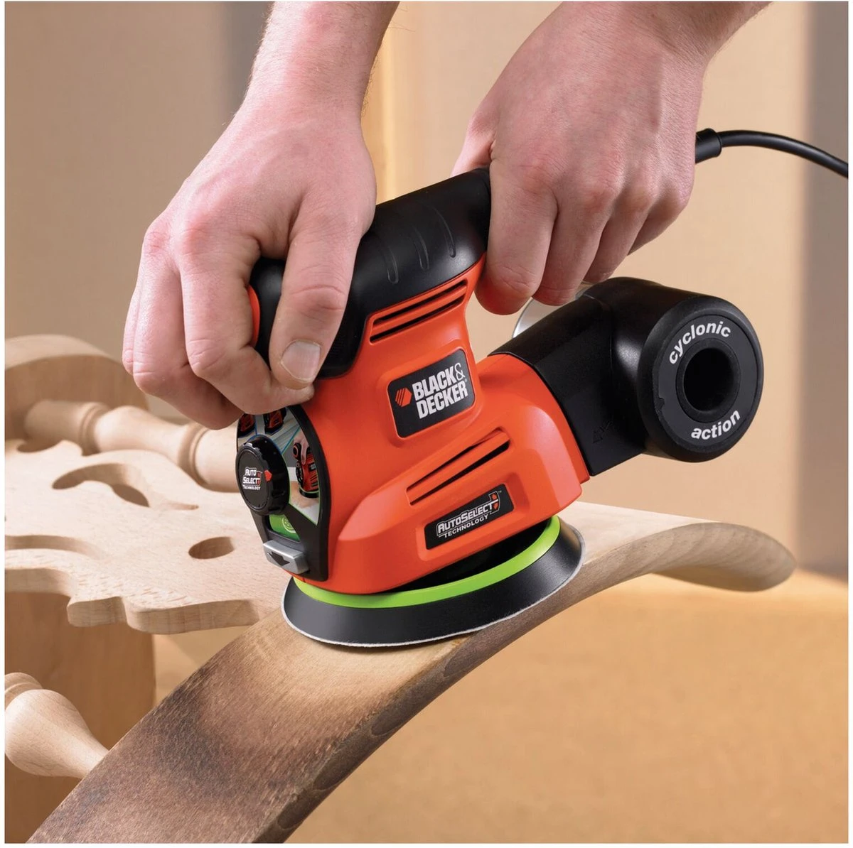 Black & Decker BLACK+DECKER KA280K-QS Multischuurmachine - 220W - 19 Accessoires - Opbergkoffer 6 Black & Decker BLACK+DECKER KA280K-QS Multischuurmachine - 220W - 19 Accessoires - Opbergkoffer - Afbeelding 4