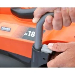 Black & Decker BLACK+DECKER BCMW3318N-XJ Grasmaaier - 18V - 33cm - Excl. Accu & Lader 27 Black & Decker BLACK+DECKER BCMW3318N-XJ Grasmaaier - 18V - 33cm - Excl. Accu & Lader -Black & Decker 1200x1200 24