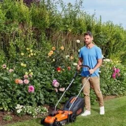 Black & Decker BLACK+DECKER BCMW3318N-XJ Grasmaaier - 18V - 33cm - Excl. Accu & Lader 30 Black & Decker BLACK+DECKER BCMW3318N-XJ Grasmaaier - 18V - 33cm - Excl. Accu & Lader -Black & Decker 1200x1200 26