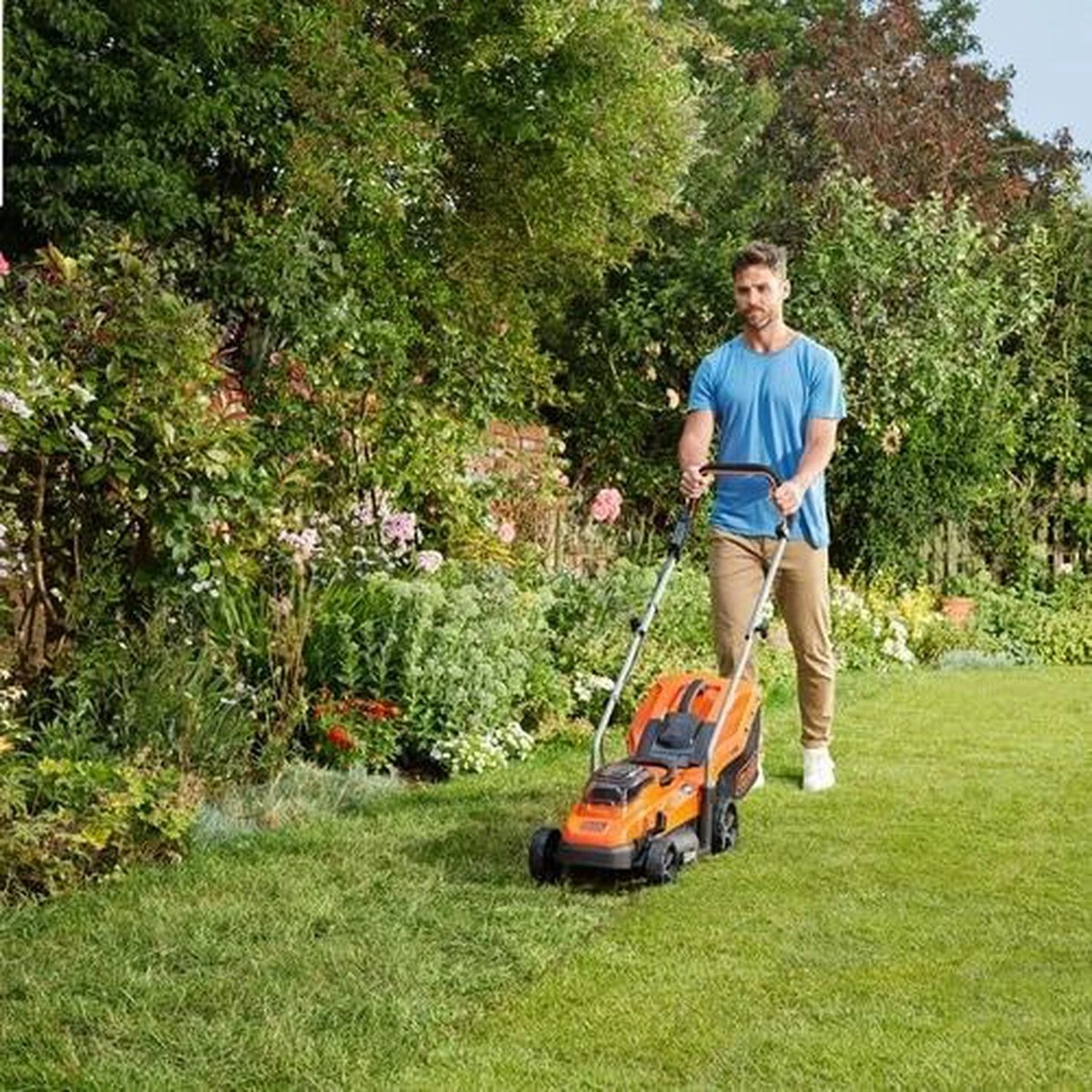 Black & Decker BLACK+DECKER BCMW3318N-XJ Grasmaaier - 18V - 33cm - Excl. Accu & Lader 17 Black & Decker BLACK+DECKER BCMW3318N-XJ Grasmaaier - 18V - 33cm - Excl. Accu & Lader - Afbeelding 15