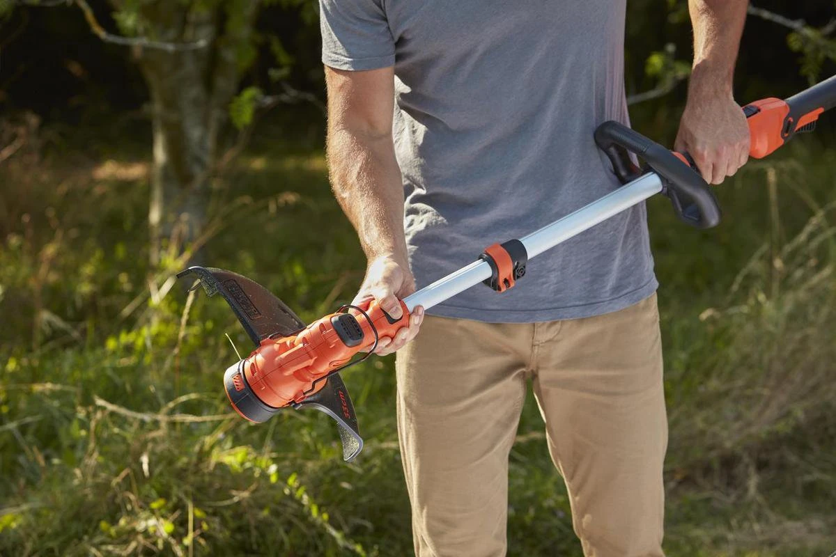 Black & Decker BLACK+DECKER BCSTA536L1-QW Grastrimmer - 36V - 33cm - Inclusief Accu En Lader 10 Black & Decker BLACK+DECKER BCSTA536L1-QW Grastrimmer - 36V - 33cm - Inclusief Accu En Lader - Afbeelding 8