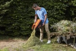 Black & Decker BLACK+DECKER BCMW3318L2-QW Grasmaaier - 18V - 33cm - Incl. 2 Accu's En Lader -Black & Decker 1200x800 2