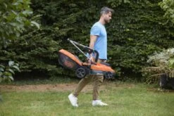 Black & Decker BLACK+DECKER BCMW3318L2-QW Grasmaaier - 18V - 33cm - Incl. 2 Accu's En Lader -Black & Decker 1200x800 3