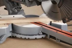 Black & Decker BLACK+DECKER BES700-QS Afkort-/Verstekzaag - 1600W - Ø 216mm Zaagblad 16 Black & Decker BLACK+DECKER BES700-QS Afkort-/Verstekzaag - 1600W - Ø 216mm Zaagblad -Black & Decker 1200x800 61