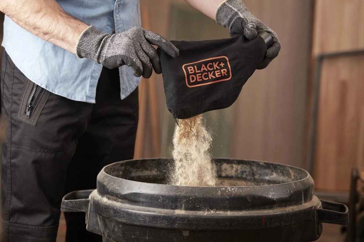 Black & Decker BLACK+DECKER BES700-QS Afkort-/Verstekzaag - 1600W - Ø 216mm Zaagblad 12 Black & Decker BLACK+DECKER BES700-QS Afkort-/Verstekzaag - 1600W - Ø 216mm Zaagblad - Afbeelding 10