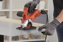 Black & Decker BLACK+DECKER BES510K-QW Mini Cirkelzaag - 400W - 85mm Zaagdiepte - Incl. Accessoires En Koffer 15 Black & Decker BLACK+DECKER BES510K-QW Mini Cirkelzaag - 400W - 85mm Zaagdiepte - Incl. Accessoires En Koffer -Black & Decker 1200x800 67