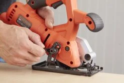 Black & Decker BLACK+DECKER BES510K-QW Mini Cirkelzaag - 400W - 85mm Zaagdiepte - Incl. Accessoires En Koffer 21 Black & Decker BLACK+DECKER BES510K-QW Mini Cirkelzaag - 400W - 85mm Zaagdiepte - Incl. Accessoires En Koffer -Black & Decker 1200x800 70