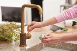 Black & Decker BLACK+DECKER REVHV8C-QW Reviva™ Kruimeldiefkruimeldief - Duurzaam - 7,2V -Black & Decker 1200x803 2