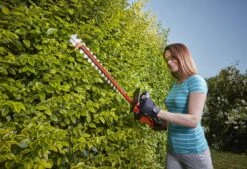 Black & Decker BLACK+DECKER BCHTS3625L1-QW Heggenschaar - 36V - 55cm - Inclusief Accu En Lader 12 Black & Decker BLACK+DECKER BCHTS3625L1-QW Heggenschaar - 36V - 55cm - Inclusief Accu En Lader -Black & Decker 1200x820 1