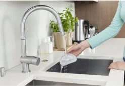 Black & Decker BLACK+DECKER DVA325JP07-QW - Kruimeldief - 10.8V - 500ml Opvangbank -Black & Decker 1200x828